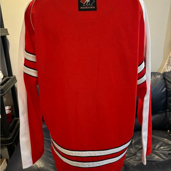 100 Anniversary Team Canada Jersey - Picture 3 of 3